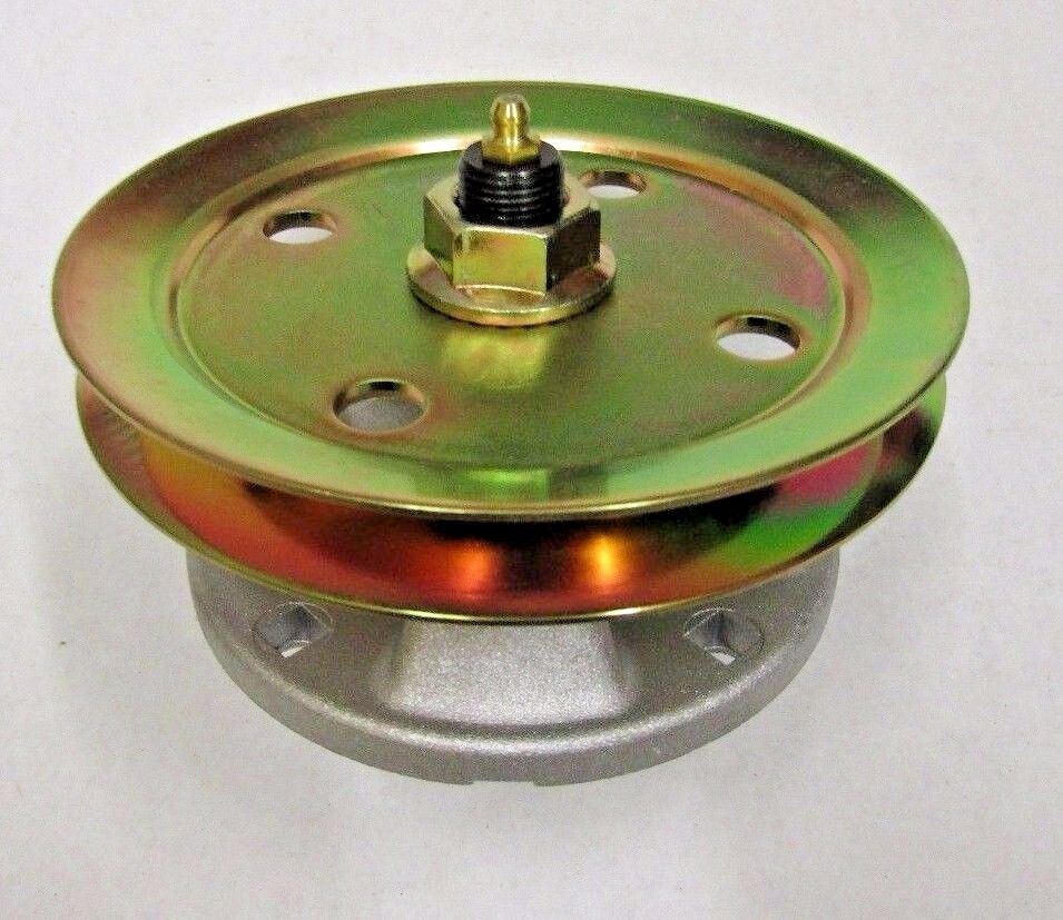 Spindle will fit JOHN DEERE AM121229 AM121342 F725 F735 GT200 LX100 ++